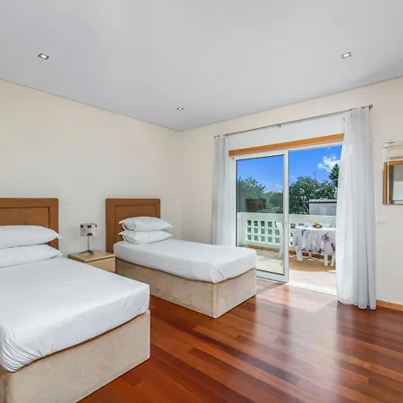 בית נופש Meadow View Retreat *